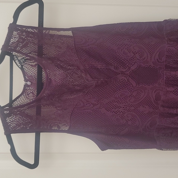 Express Very Pretty Medium Maroon Mini Dress - Picture 2 of 4